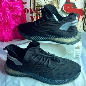 (A) Pony‎ product from New York shoes. BRAND NEW, size 11 men's